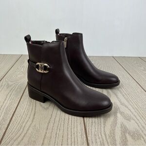 Tommy Hilfiger Women's Imiera Metal Logo Ankle Boots 7M Dark Brown $119